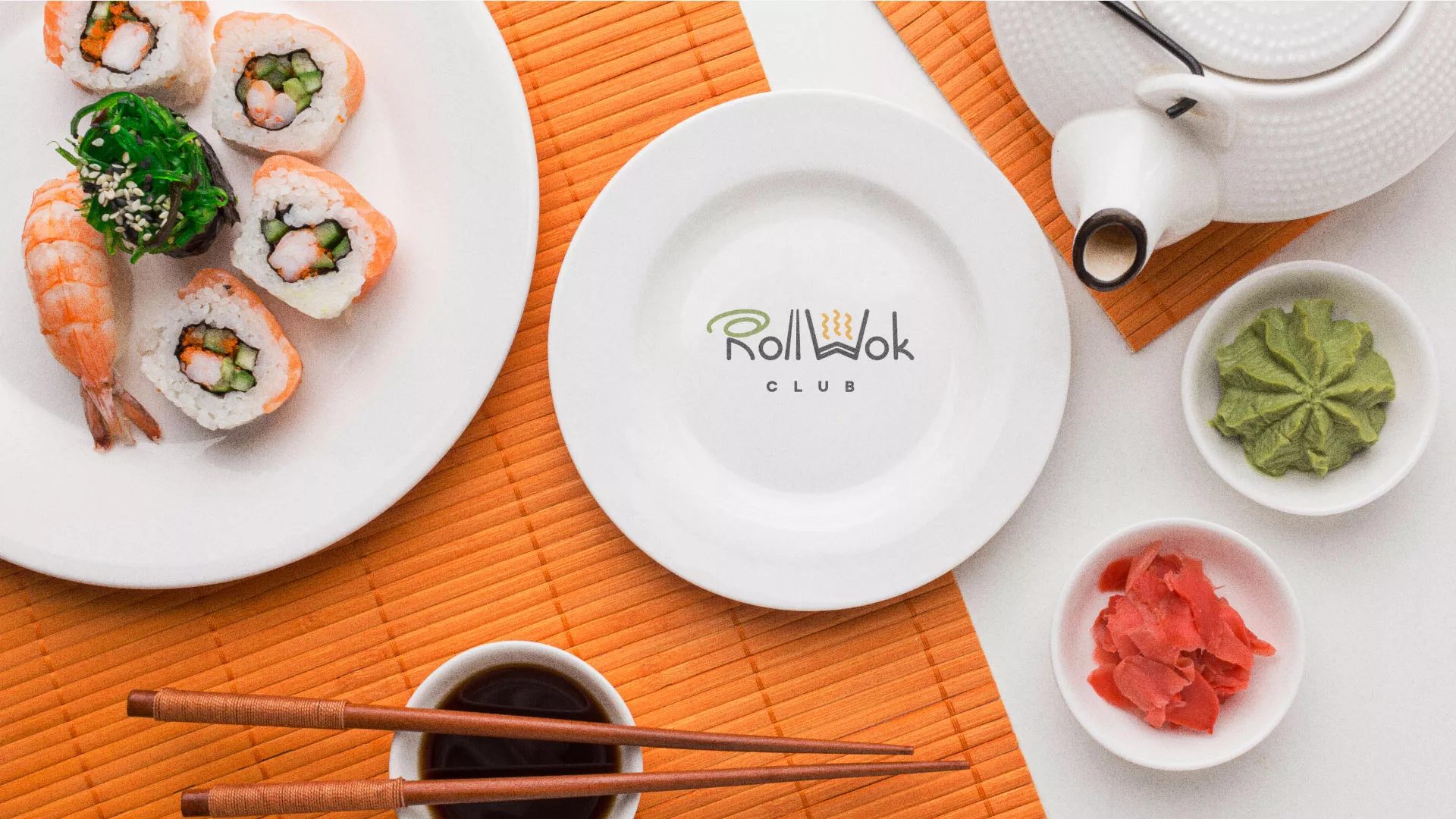 Разработка логотипа и фирменного стиля суши-бара «Roll Wok Club» в Великих Луках